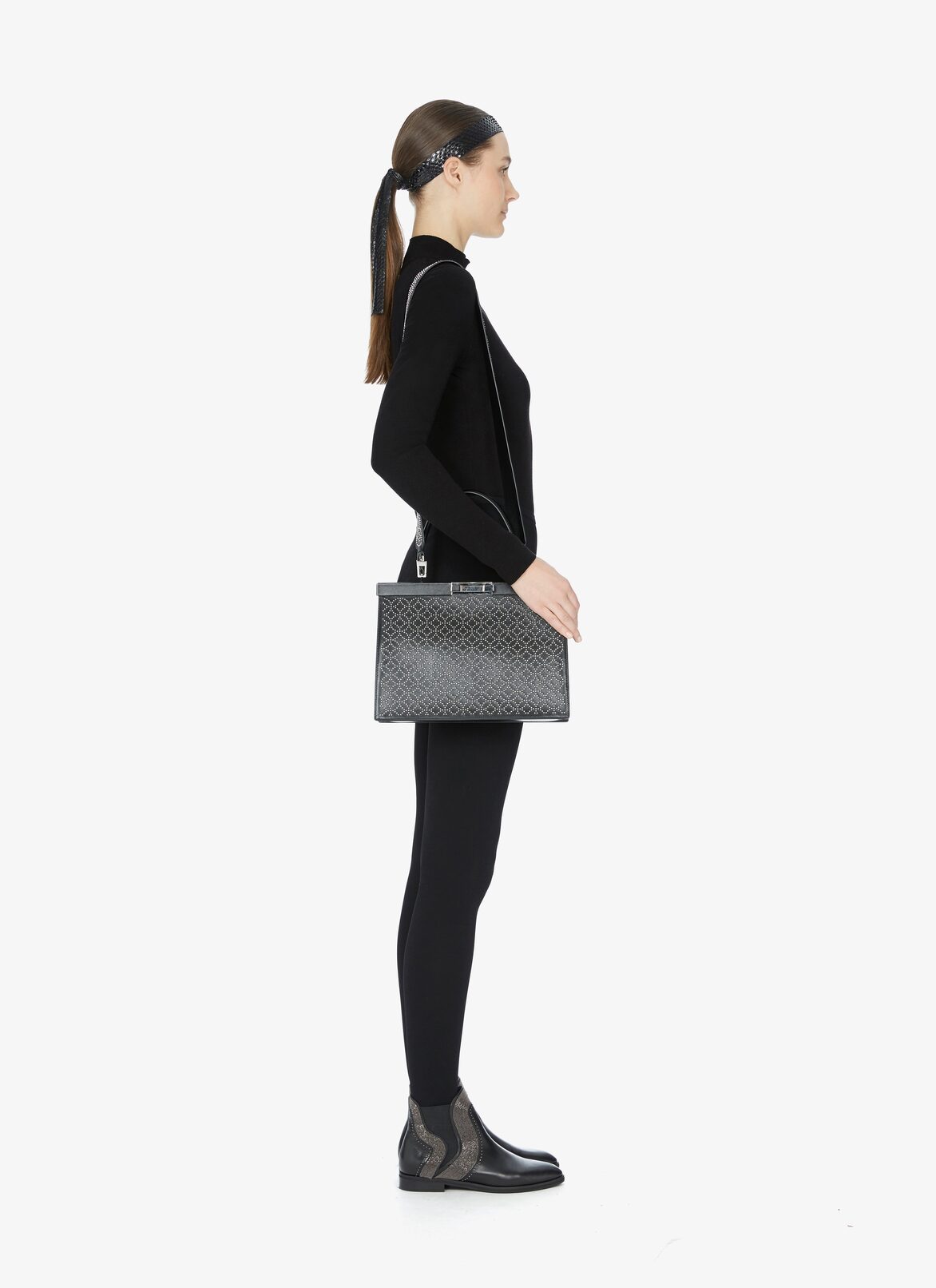 CECILE MEDIUM CUIR LUX CLOU ARABESQUE NOIR ALAÏA NOIR  CECILE MEDIUM CUIR LUX CLOU ARABESQUE NOIR